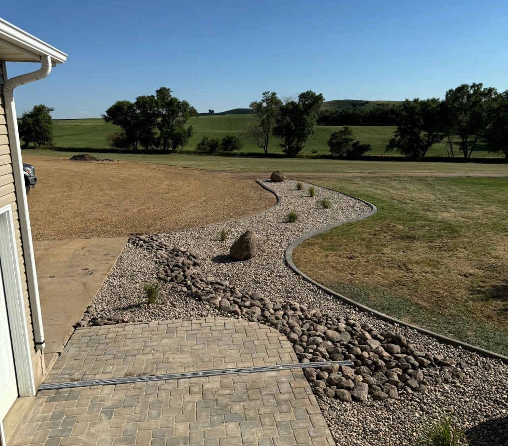 Edinger Landscaping home image1